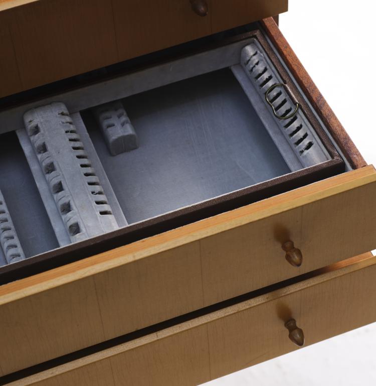 Bild 3 zu Objekt, '312' cutlery cabinet, 1958, Rudolf Frank (attributed), Vereinigte Werkst&auml;tten, M&uuml;nchen, 163A 84