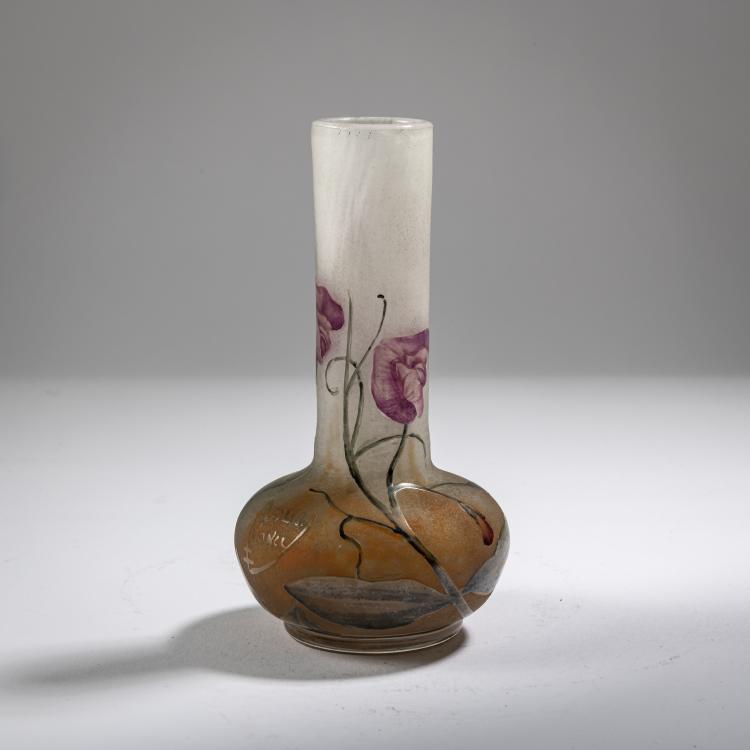 Bild 1 zu Objekt, Kleine Stangenvase 'Pois de Senteur', 1910, Nancy Daum Fr&egrave;res, Daum Fr&egrave;res, Nancy, 162B 96