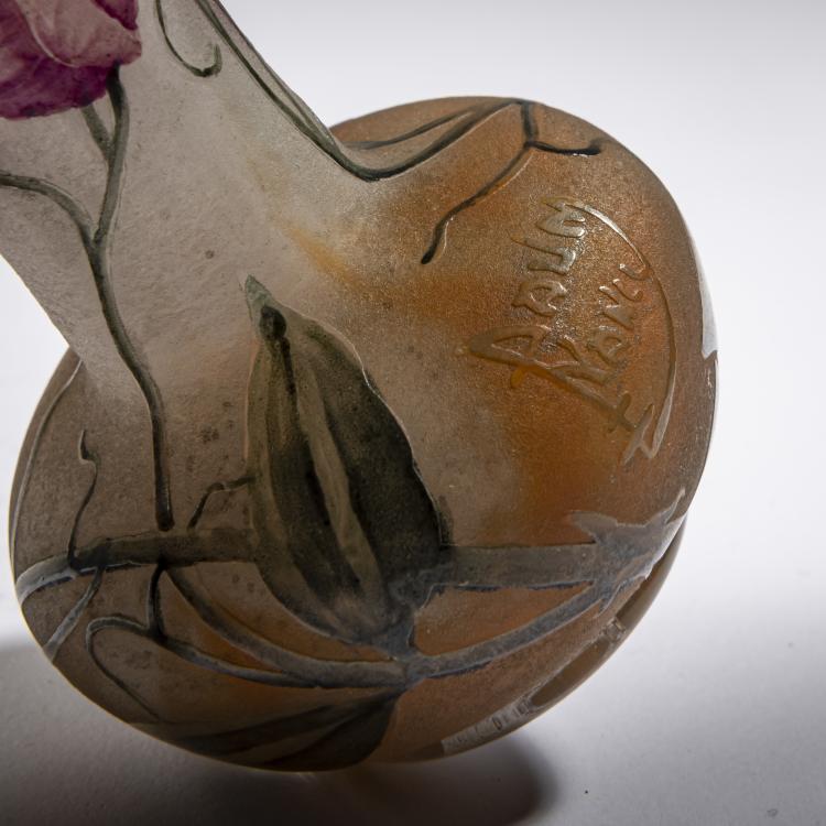 Bild 3 zu Objekt, Kleine Stangenvase 'Pois de Senteur', 1910, Nancy Daum Fr&egrave;res, Daum Fr&egrave;res, Nancy, 162B 96