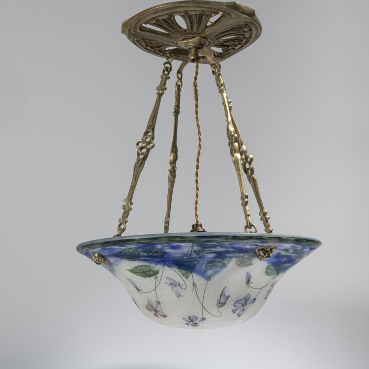 Hauptbild zu Objekt, 'Violettes' ceiling light, c. 1910, Nancy Daum Fr&egrave;res,Louis Majorelle, Daum Fr&egrave;res, Nancy, 162B 120