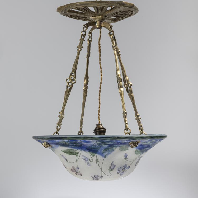 Bild 1 zu Objekt, 'Violettes' ceiling light, c. 1910, Nancy Daum Fr&egrave;res,Louis Majorelle, Daum Fr&egrave;res, Nancy, 162B 120
