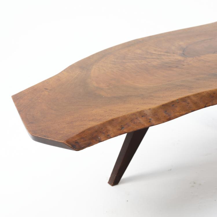 Bild 1 zu Objekt, Sofatisch 'Slab I', 1940er Jahre, George Nakashima, Nakashima Studios, New Hope, Pennsylvania, 163C 504