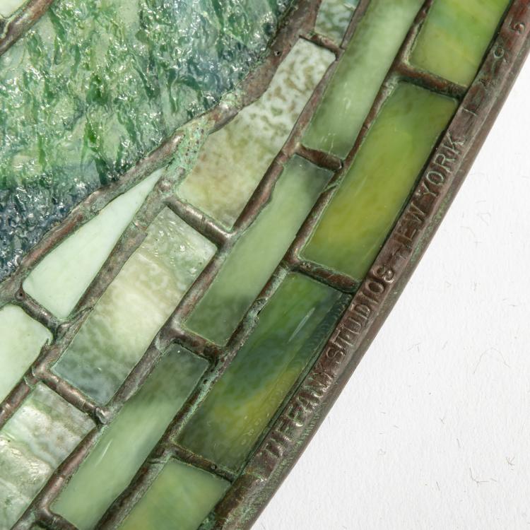 Bild 5 zu Objekt, 'Dragonfly' table lamp, 1899, Clara Driscoll,Louis C. Tiffany, Tiffany Studios, New York, 162B 277
