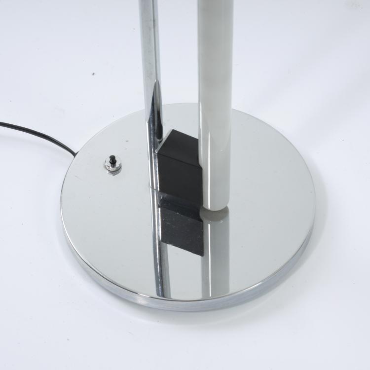 Bild 1 zu Objekt, Stehleuchte 'Tube Light', 1930er Jahre, Eileen Gray, Vereinigte Werkst&auml;tten, M&uuml;nchen, 163C 406