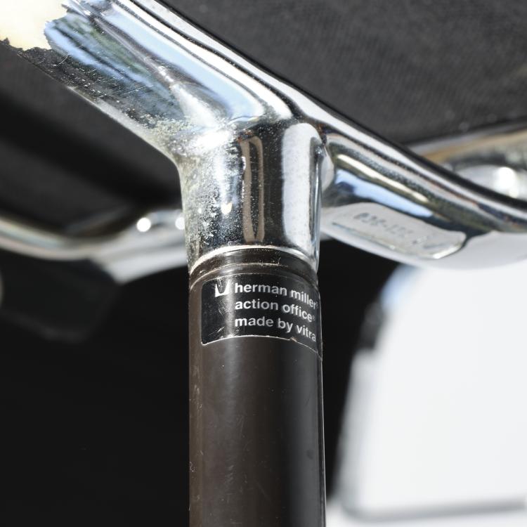 Bild 3 zu Objekt, 4 'Aluminum Group' desk chairs, 1958, Charles Eames,Ray Eames, Vitra Design, Weil am Rhein, 164B 304