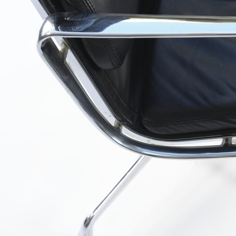 Bild 5 zu Objekt, 'Soft Pad' armchair with stool, 1969, Charles Eames,Ray Eames, Vitra Design, Weil am Rhein; Miller, Herman, Zeeland, 164B 309