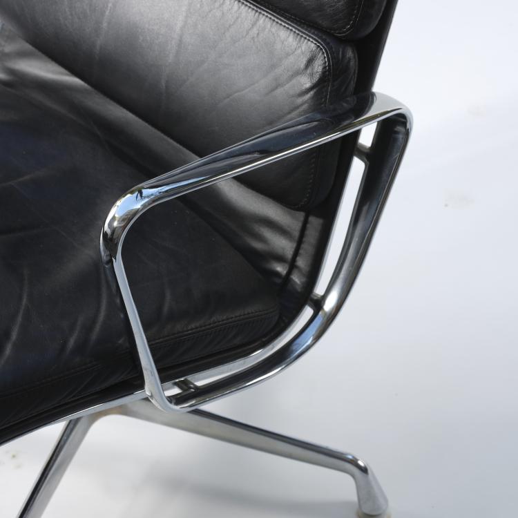 Bild 6 zu Objekt, 'Soft Pad' armchair with stool, 1969, Charles Eames,Ray Eames, Vitra Design, Weil am Rhein; Miller, Herman, Zeeland, 164B 309