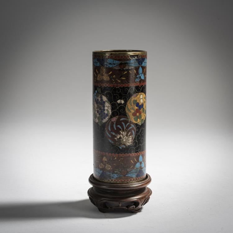 Bild 2 zu Objekt, Cloisonn&eacute; vase with wooden base, Japan, 165C 336