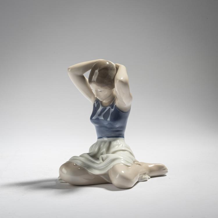 Bild 1 zu Objekt, Girl tying her hair, 1930s, John Galster, Kopenhagen, KPM, 165C 383