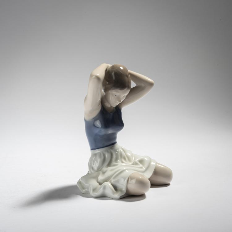 Bild 3 zu Objekt, Girl tying her hair, 1930s, John Galster, Kopenhagen, KPM, 165C 383