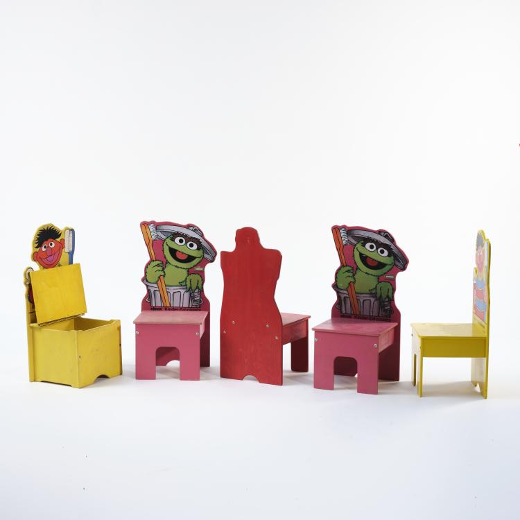 Bild 1 zu Objekt, 5 'Sesame Street' children's chairs, 1980s, EM TV & Merchandising AG, 164B 314