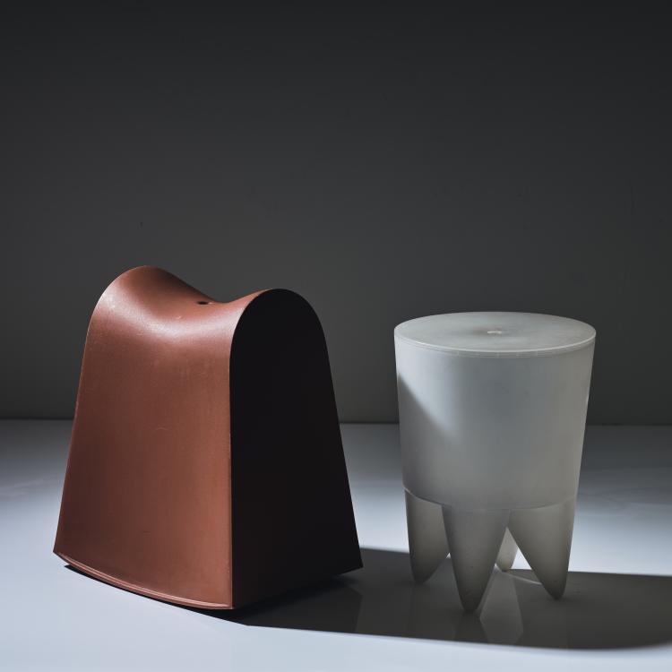 Bild 2 zu Objekt, 'Dadada' rocking stool, 1993 and 'Bubu 1er' stool, 1991, Philippe Starck, XO, Brie-Comte-Robert, 163C 432