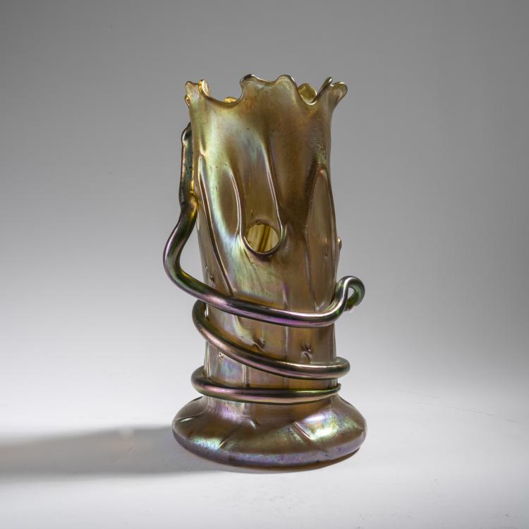 Bild 2 zu Objekt, 'Baumstammvase' mit Schlange, um 1902, L&ouml;tz Wwe., Klosterm&uuml;hle, 165B 261