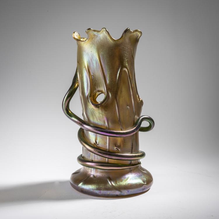 Bild 3 zu Objekt, 'Baumstammvase' mit Schlange, um 1902, L&ouml;tz Wwe., Klosterm&uuml;hle, 165B 261