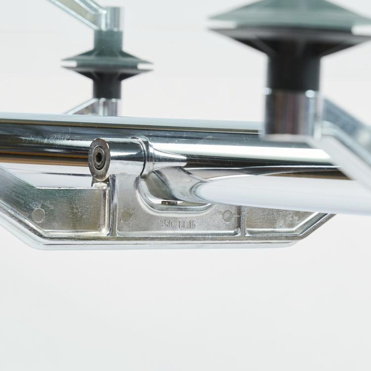 Bild 2 zu Objekt, 'Nomos' conference/dining table, 1986, Norman Foster, Tecno, Mailand, 169A 173