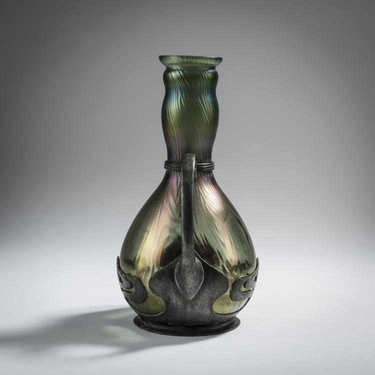 Bild 1 zu Objekt, Henkelvase mit Zinnmontierung von F. van Hauten, Bonn, um 1902, L&ouml;tz Wwe., Klosterm&uuml;hle (zugeschrieben), 165B 270