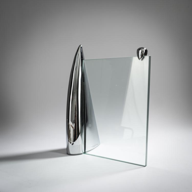 Hauptbild zu Objekt, 'Shark' picture frame, c. 1989, Philippe Starck, Presence, Paris; L'Oreal, Paris., 164B 492