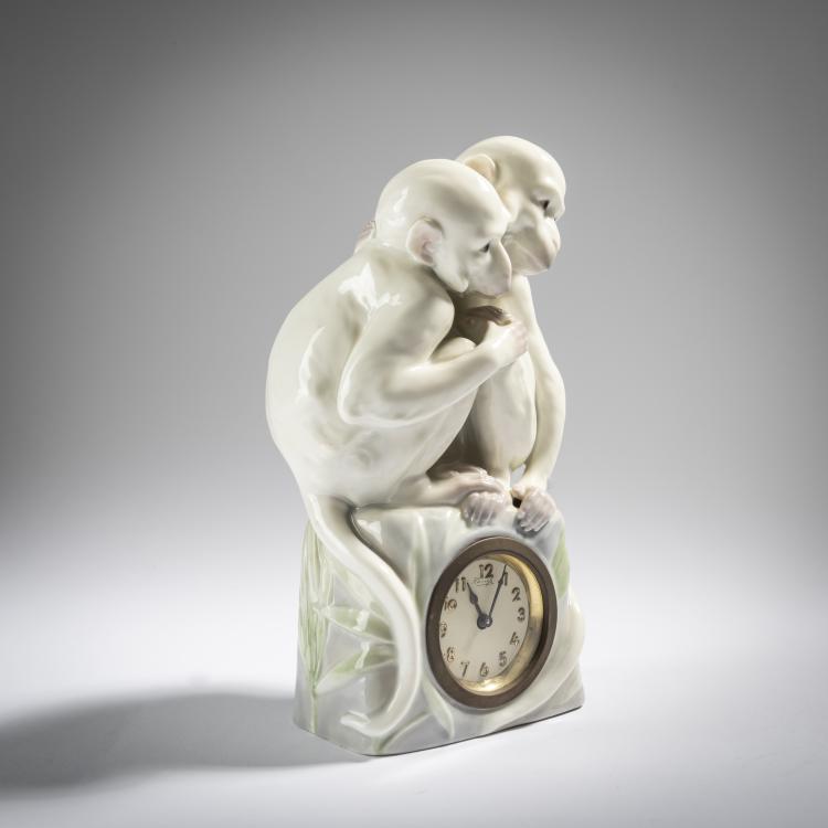 Bild 1 zu Objekt, Table clock with monkeys, c. 1920, Heubach, Lichte, 165C 378