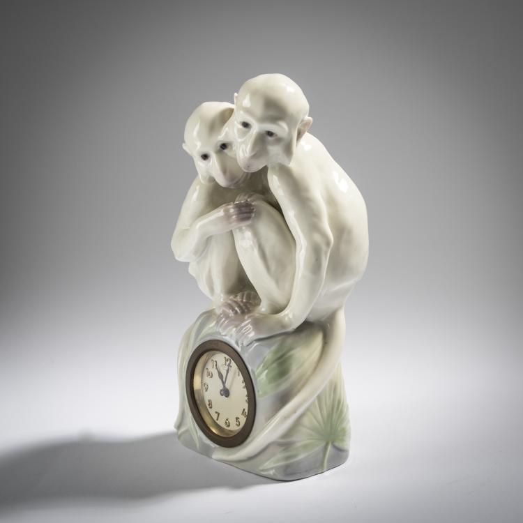 Bild 3 zu Objekt, Table clock with monkeys, c. 1920, Heubach, Lichte, 165C 378