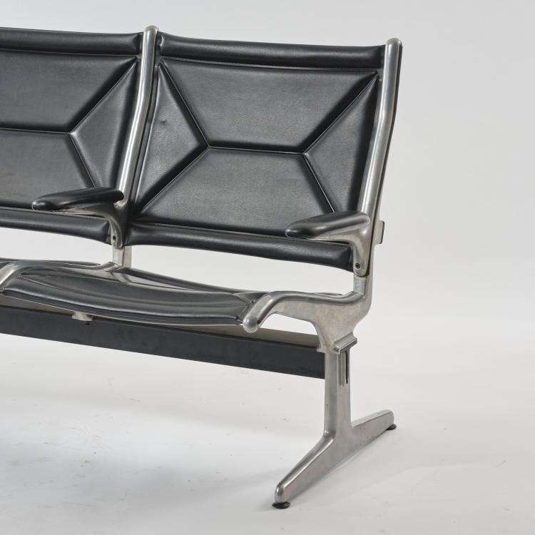 Bild 3 zu Objekt, 'Tandem Sling' settee, 1962, Charles Eames,Ray Eames, ICF Cadsana, Mailand f&uuml;r Miller, Herman, Zeeland, 164B 305