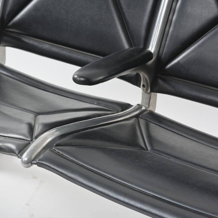 Bild 4 zu Objekt, 'Tandem Sling' settee, 1962, Charles Eames,Ray Eames, ICF Cadsana, Mailand f&uuml;r Miller, Herman, Zeeland, 164B 305