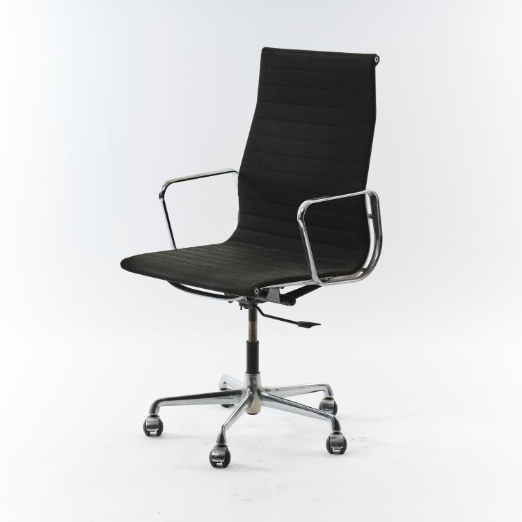 Hauptbild zu Objekt, 'Aluminum group' - high-back armchair, 1958, Charles Eames,Ray Eames, ICF Cadsana, Mailand; Miller, Herman, Zeeland, 164B 302