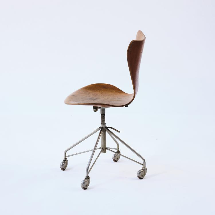 Bild 3 zu Objekt, '3117' desk chair, 1955, Arne Jacobsen, Hansen, Fritz, Aller&oslash;d, 164B 418