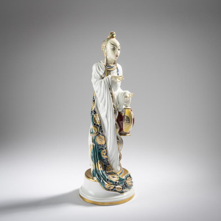 Hauptbild zu Objekt, Dancer 'Chaokium', 1919, Constantin Holzer-Defanti, Rosenthal, Selb, 165C 395