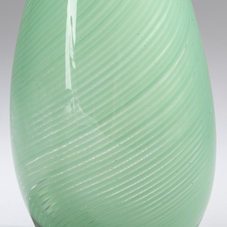 Bild 3 zu Objekt, 'Mezza filigrana' bottle with stopper, 1956, Paolo Venini, Venini & C., Murano, 164C 586