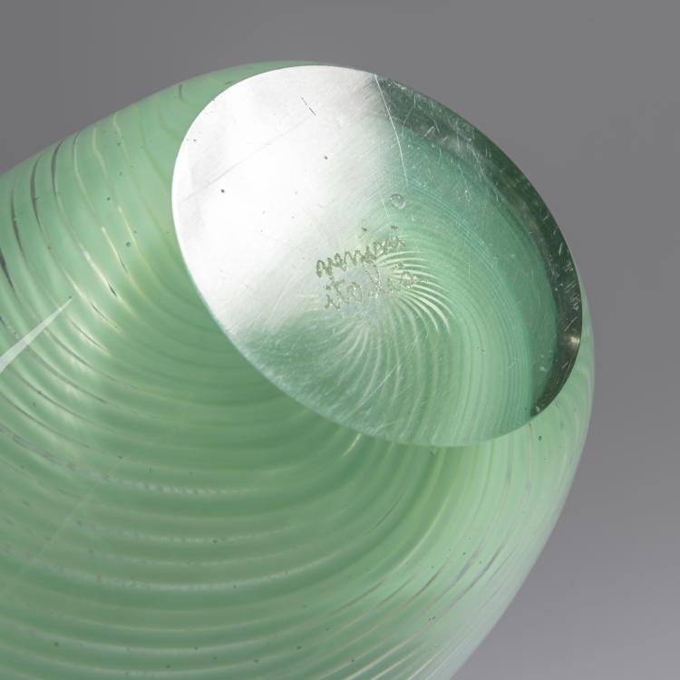 Bild 4 zu Objekt, 'Mezza filigrana' bottle with stopper, 1956, Paolo Venini, Venini & C., Murano, 164C 586