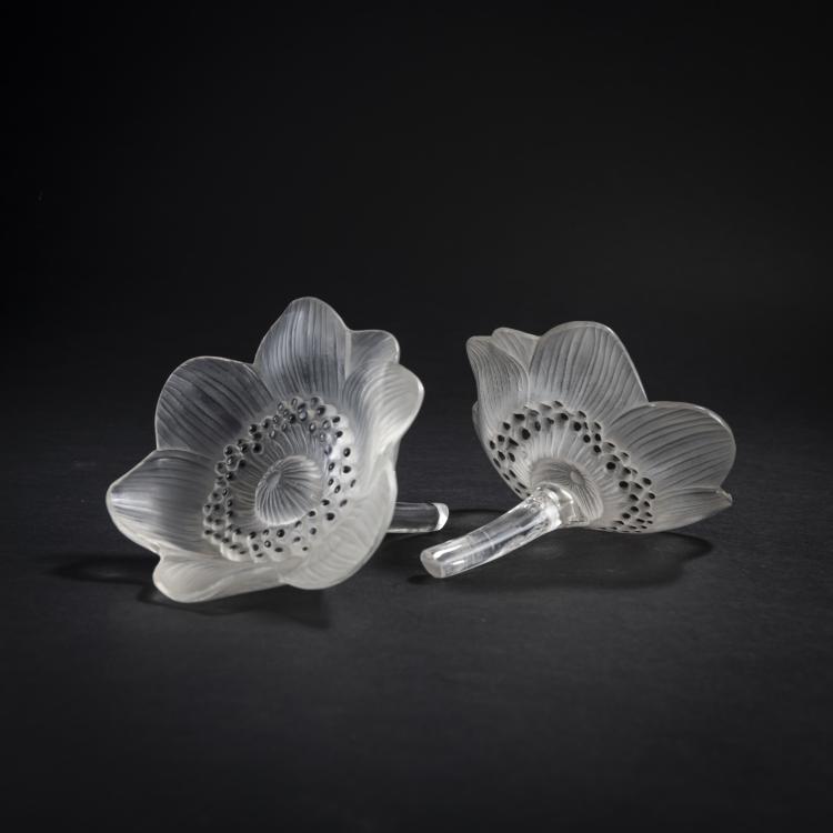 Bild 1 zu Objekt, Two paperweights/ decorative objects 'An&eacute;mones ouverte', 1931, Marc Lalique,Ren&eacute; Lalique, Lalique, Wingen-sur-Moder, 165A 52