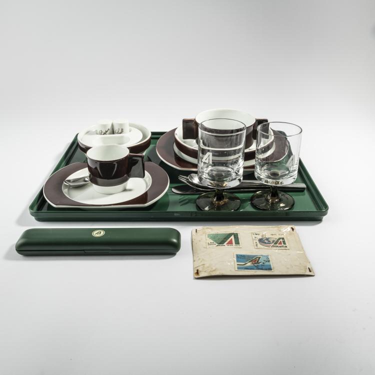 Bild 1 zu Objekt, 'Linea 72' tableware set for airplane , 1970-72, Joe Colombo,Ambrogio Pozzi, Ginori, Richard, Sesto Fiorentino; Alitalia, Rom, 164A 152