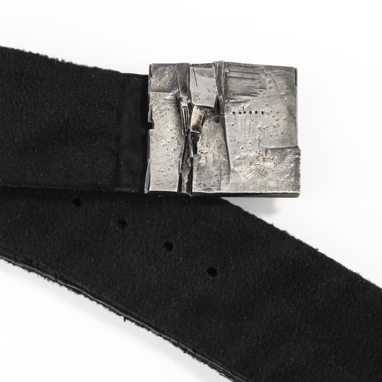 Bild 2 zu Objekt, G&uuml;rtelschnalle mit Textilg&uuml;rtel, 1973, Othmar Zschaler, 166C 404