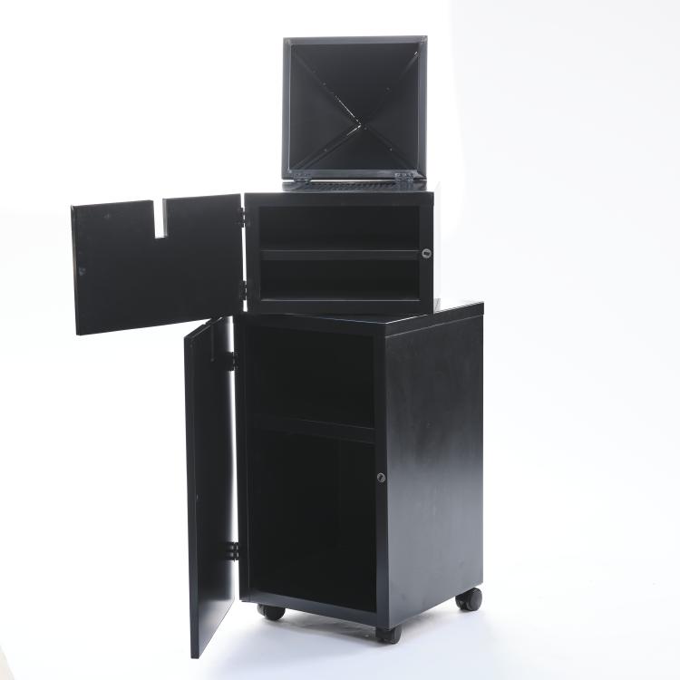 Bild 2 zu Objekt, 'Theatre du Monde' cupboard, 1984, Philippe Starck, XO, Brie-Comte-Robert., 164B 485