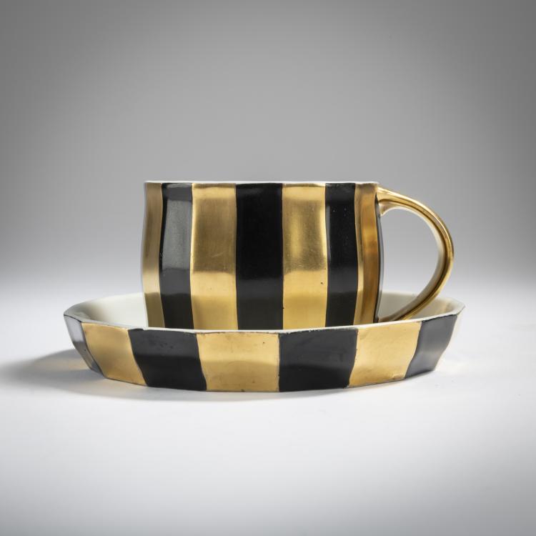 Hauptbild zu Objekt, Kaffeetasse 'Merkur', 1910/11, Josef Hoffmann, B&ouml;ck, Josef, 165C 374
