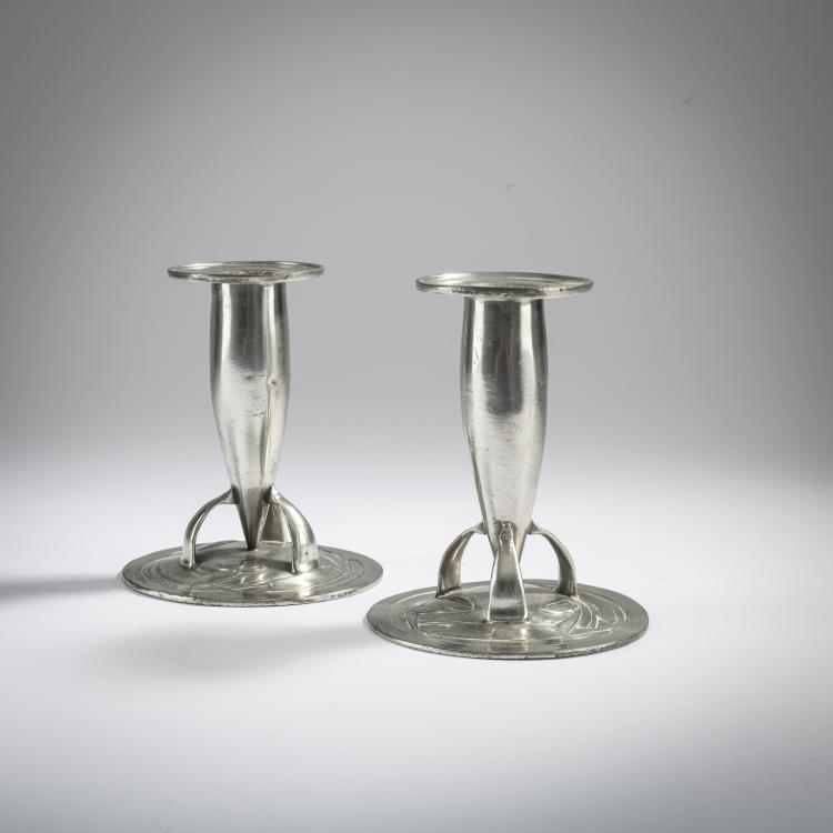 Hauptbild zu Objekt, 2 candlesticks, 1902-05, Archibald Knox, Liberty, Haseler, 166A 5
