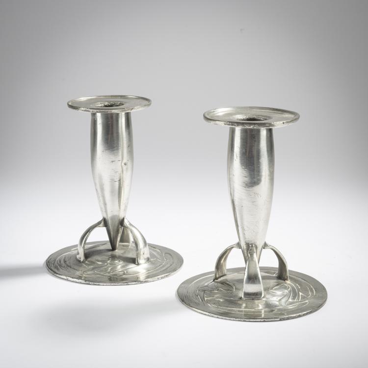 Bild 1 zu Objekt, 2 candlesticks, 1902-05, Archibald Knox, Liberty, Haseler, 166A 5