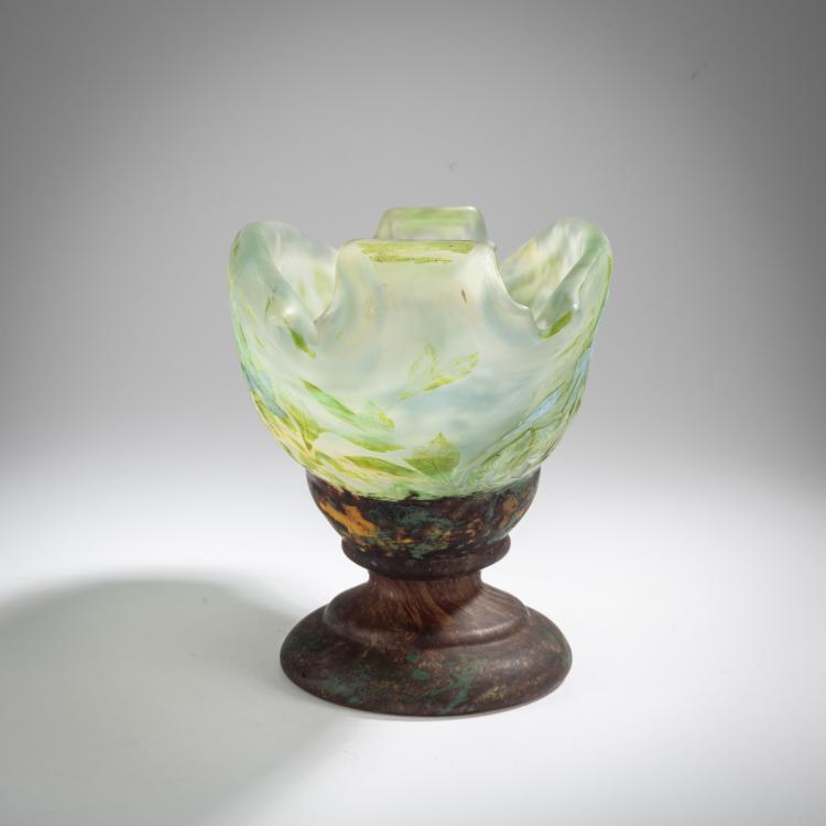 Bild 2 zu Objekt, Aufsatzschale 'Pervenches', 1905-10, Daum Fr&egrave;res, Nancy, 165B 104