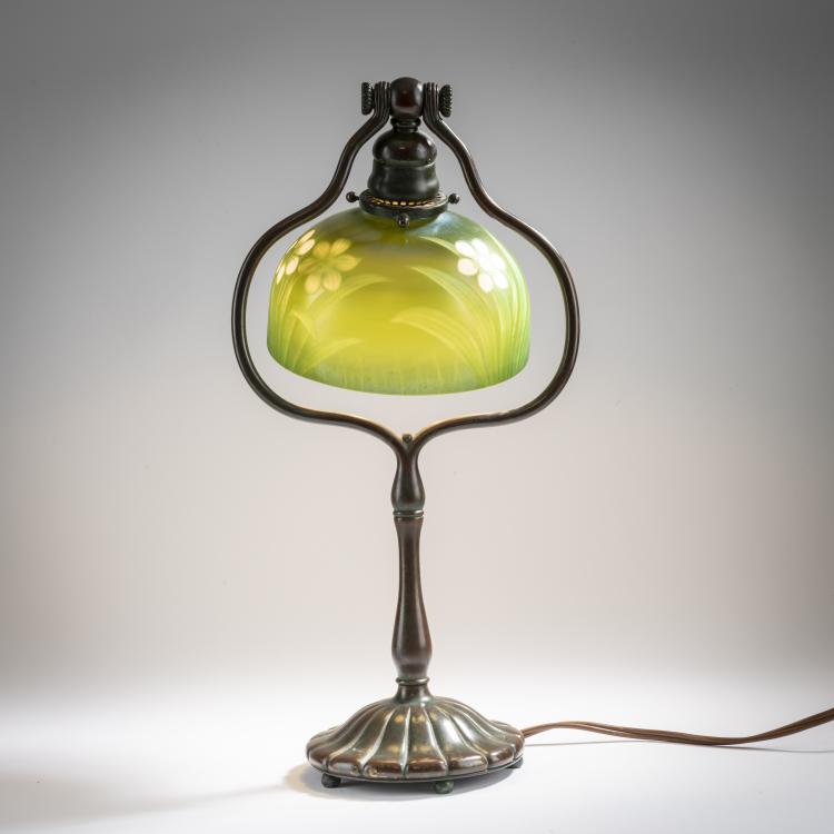 Bild 3 zu Objekt, 'Favrile'-Tischleuchte 'Flowers', um 1918, Louis C. Tiffany, Tiffany Studios, New York, 165B 278