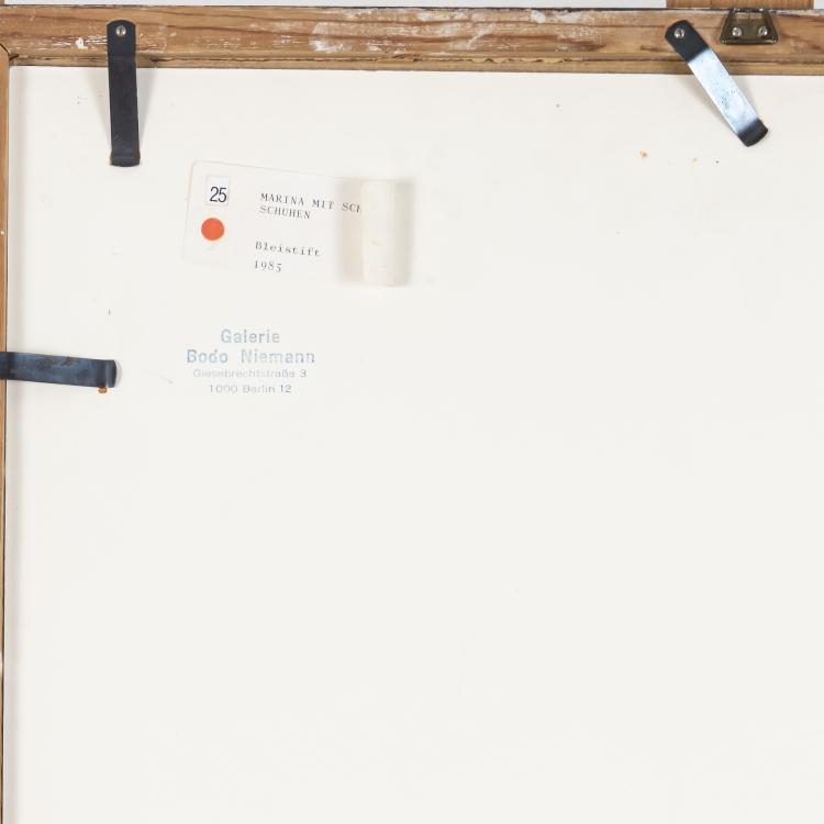 Bild 2 zu Objekt, 'Marina mit schwarzen Schuhen', 1985, Clemens Gr&ouml;szer, 166B 312