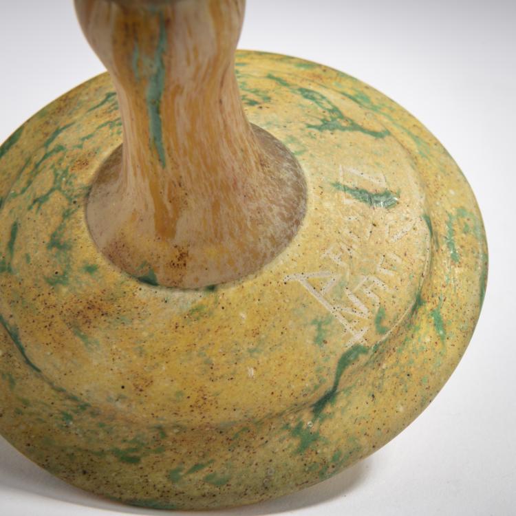 Bild 5 zu Objekt, Henkelvase 'Freesias jaunes', 1913, Daum Fr&egrave;res, Nancy, 165B 138