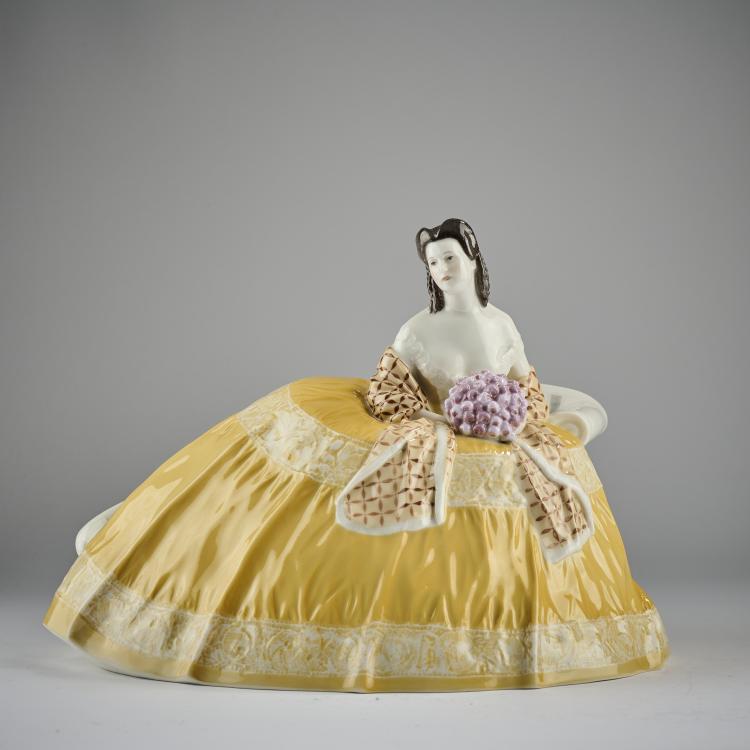 Hauptbild zu Objekt, Sitzende Dame im Reifrock, 1909, Carl Reschke, Berlin, KPM, 165D 495