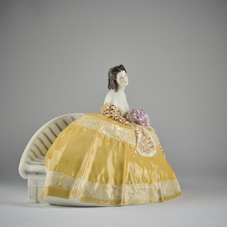 Bild 2 zu Objekt, Sitzende Dame im Reifrock, 1909, Carl Reschke, Berlin, KPM, 165D 495