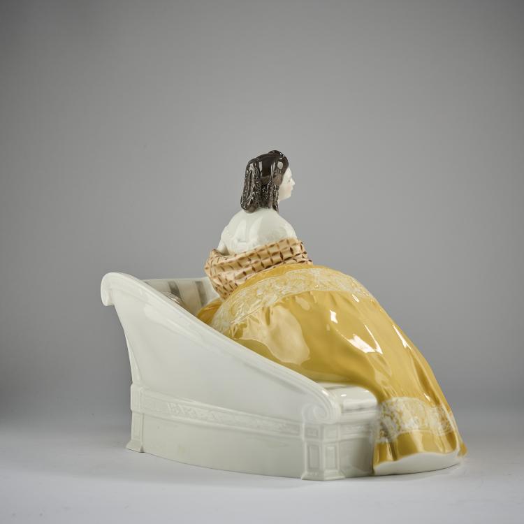 Bild 3 zu Objekt, Sitzende Dame im Reifrock, 1909, Carl Reschke, Berlin, KPM, 165D 495