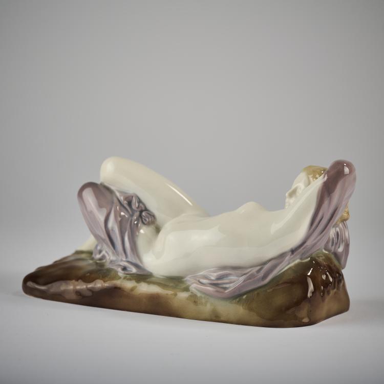 Bild 4 zu Objekt, Reclining lady, before 1918, Zsolnay, Pecs, 165D 574
