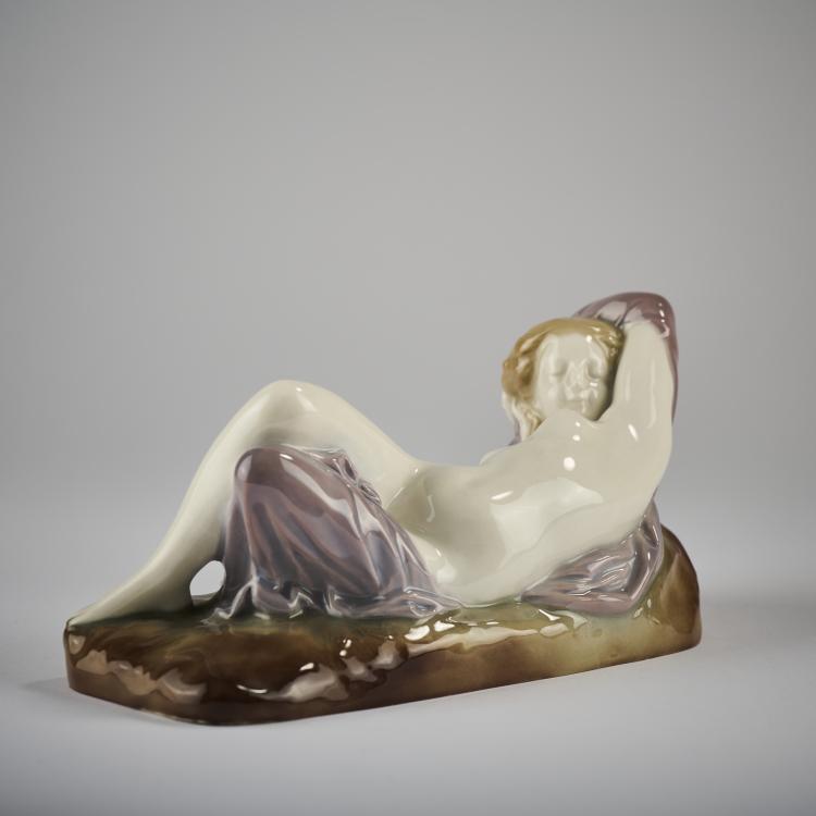 Bild 5 zu Objekt, Reclining lady, before 1918, Zsolnay, Pecs, 165D 574