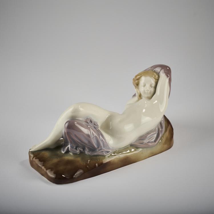 Bild 6 zu Objekt, Reclining lady, before 1918, Zsolnay, Pecs, 165D 574