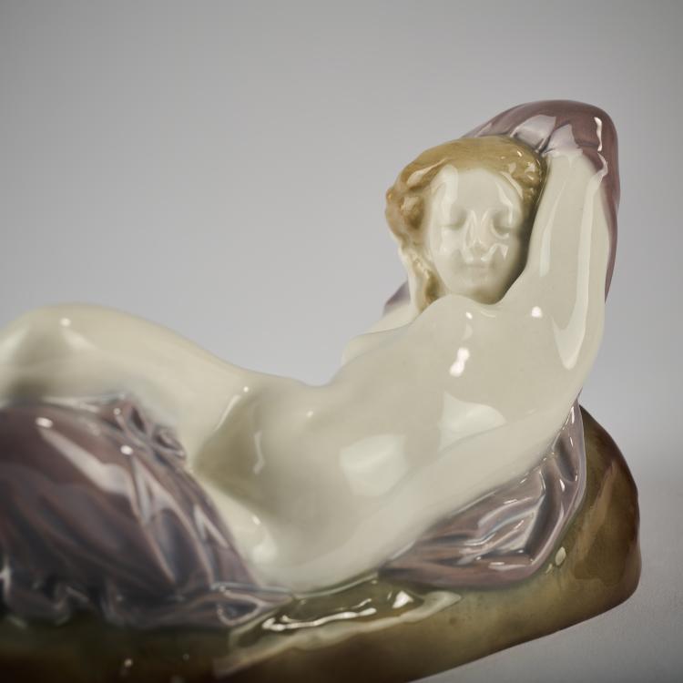 Bild 7 zu Objekt, Reclining lady, before 1918, Zsolnay, Pecs, 165D 574