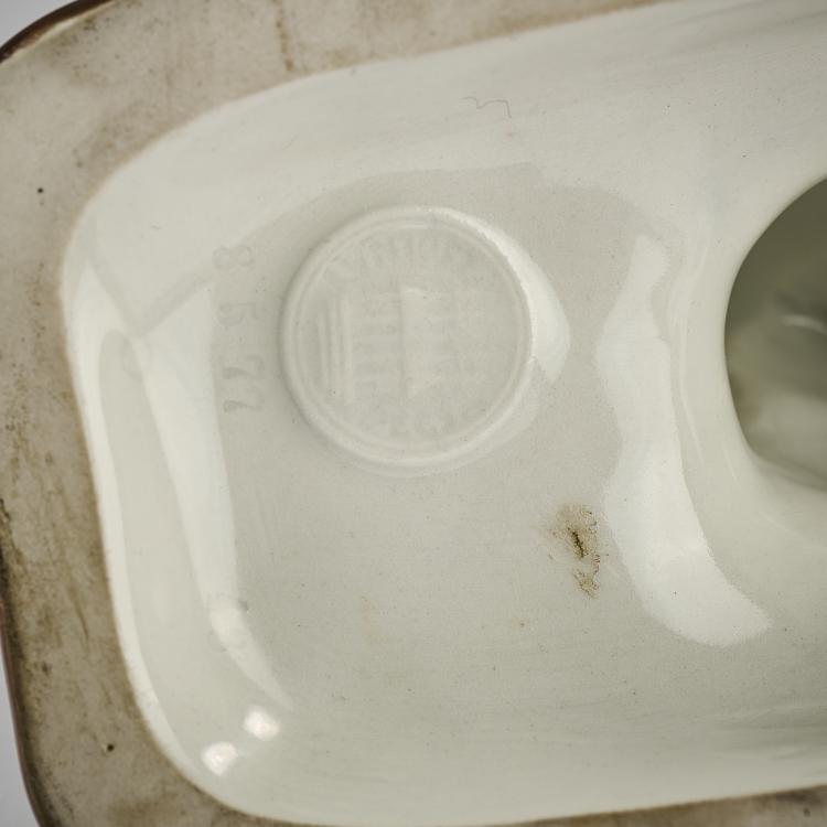 Bild 8 zu Objekt, Reclining lady, before 1918, Zsolnay, Pecs, 165D 574