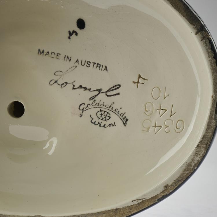 Bild 4 zu Objekt, 'Spanish Shawl', 1928/29, Josef Lorenzl, Goldscheider, Wien, 165D 516